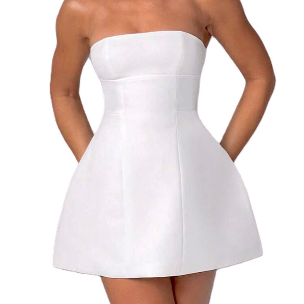 Elegant White Strapless Dress